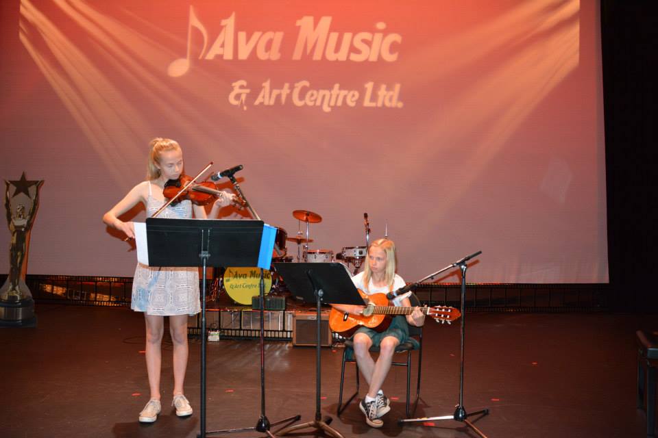 kinds playing string instruments