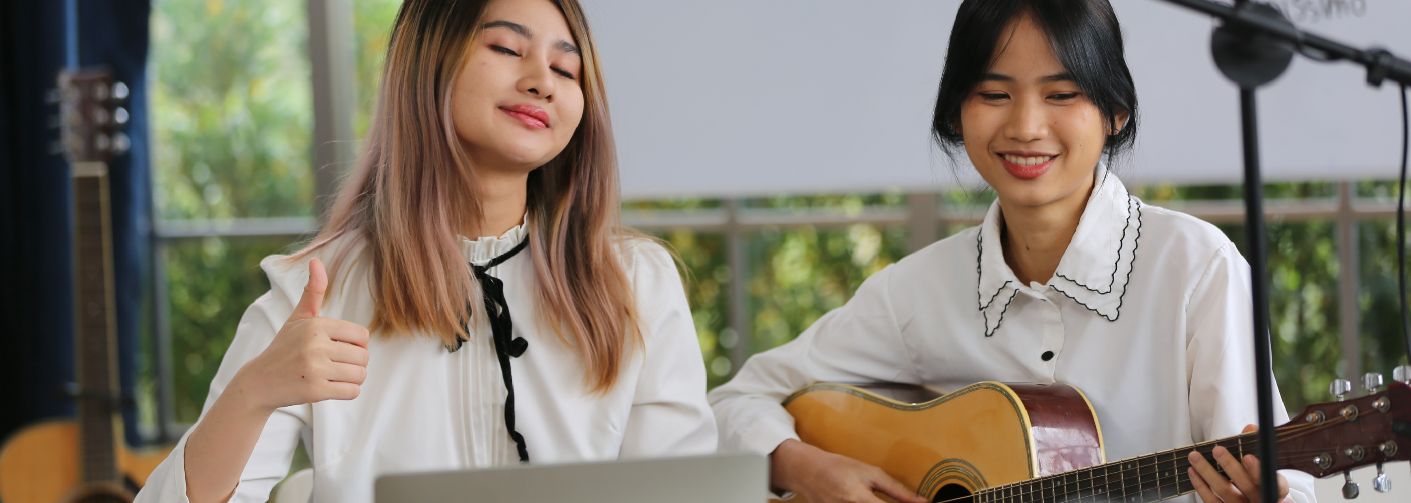 Strumming Smiles: Kid-Friendly Guitar Lessons to Spark Musical Joy!